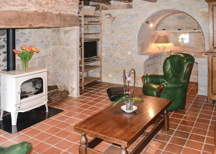 Cozy In Padiracbascoul With Wifi Padirac